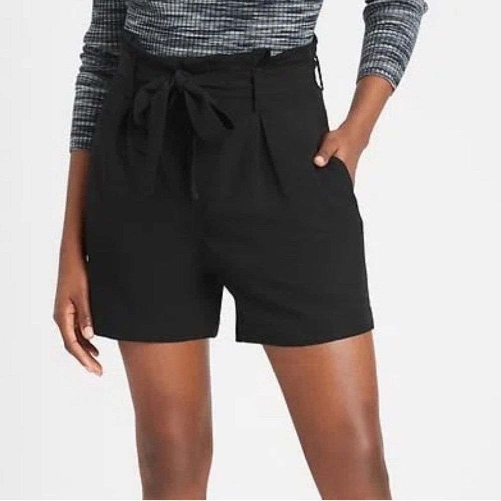 Banana Republic Black Paperbag Shorts Sz 4